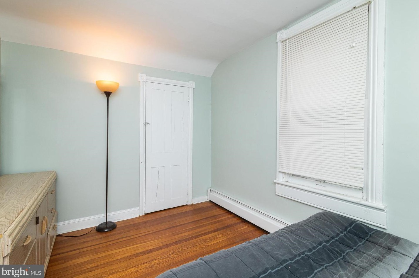 728 Lincoln Ave, Burlington NJ  08016-2420 exterior