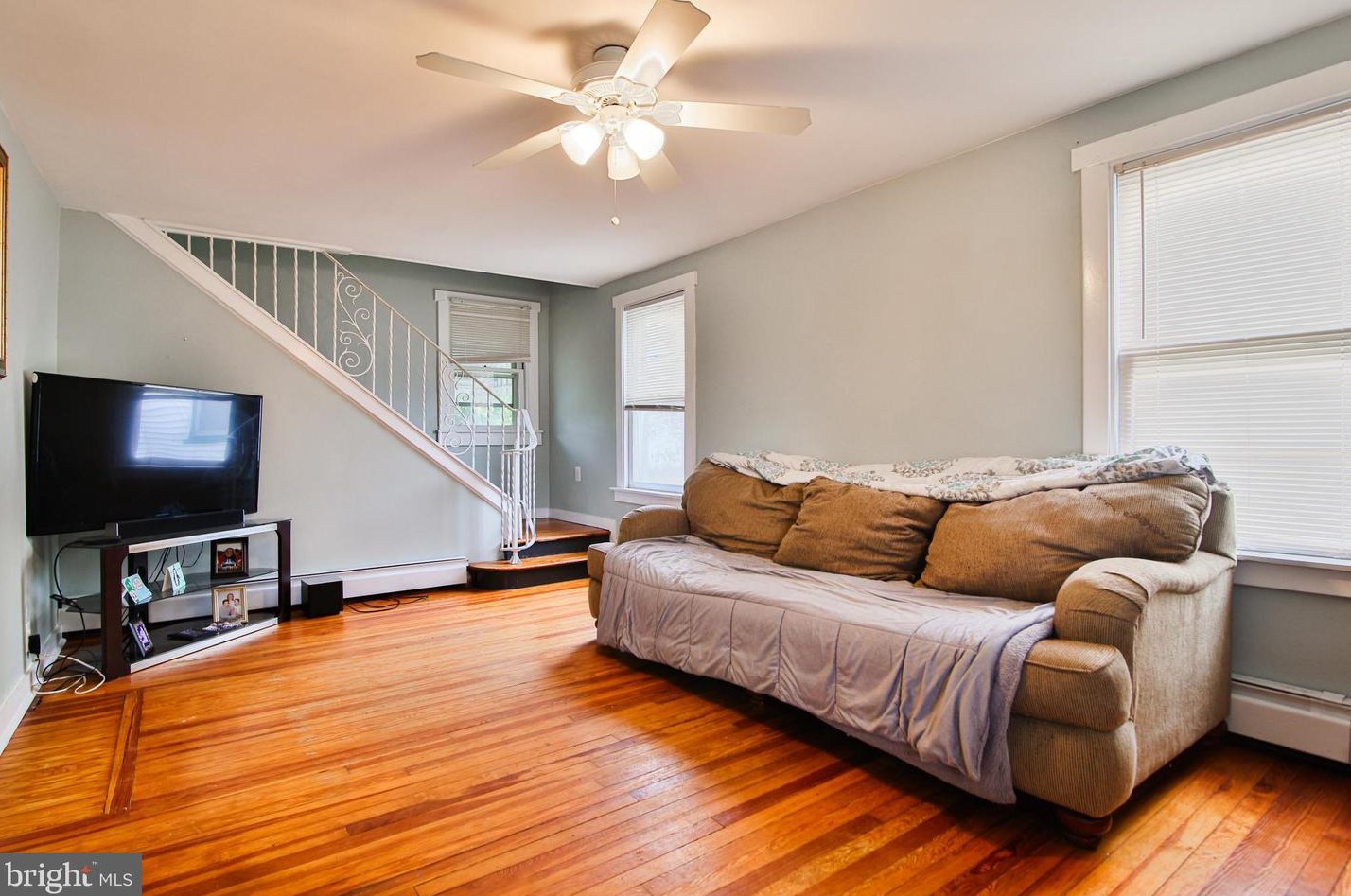 728 Lincoln Ave, Burlington NJ  08016-2420 exterior