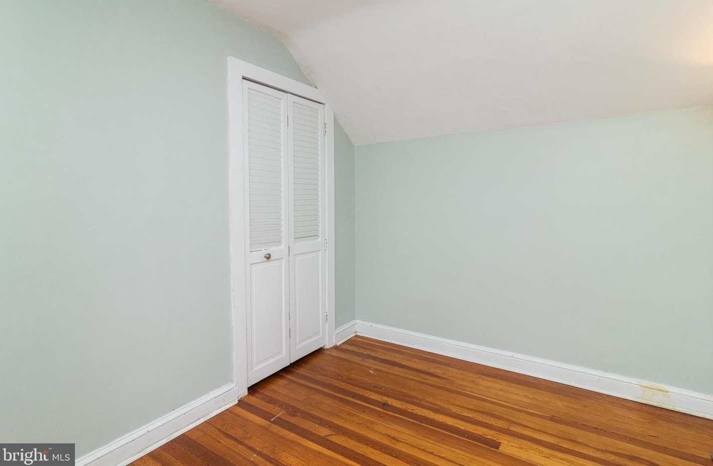 728 Lincoln Ave, Burlington NJ  08016-2420 exterior