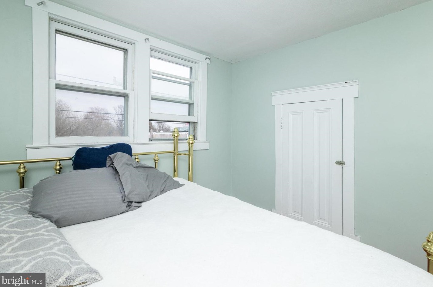 728 Lincoln Ave, Burlington NJ  08016-2420 exterior