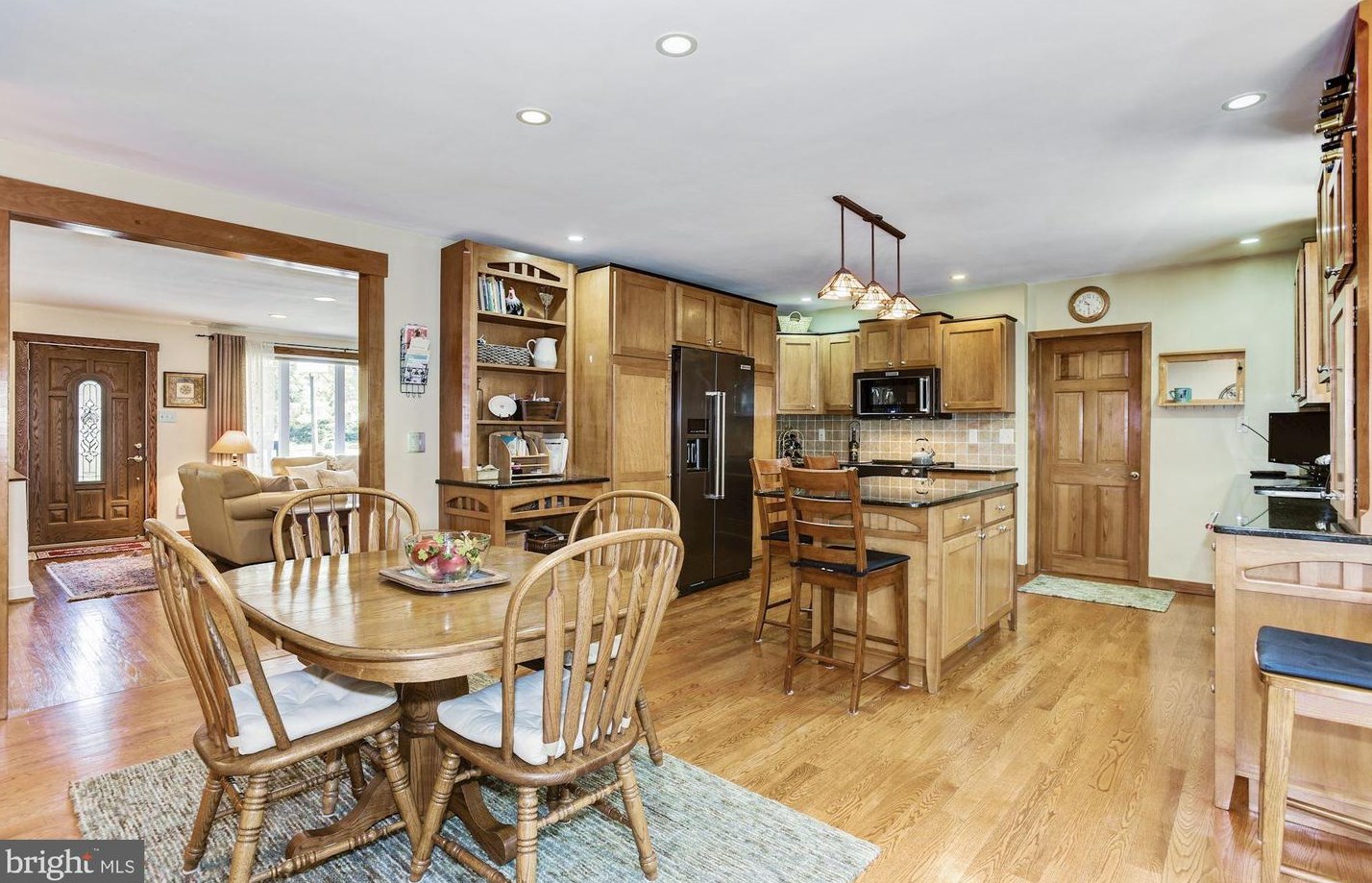 602 Camden Ave, Moorestown NJ  08057-2242 exterior