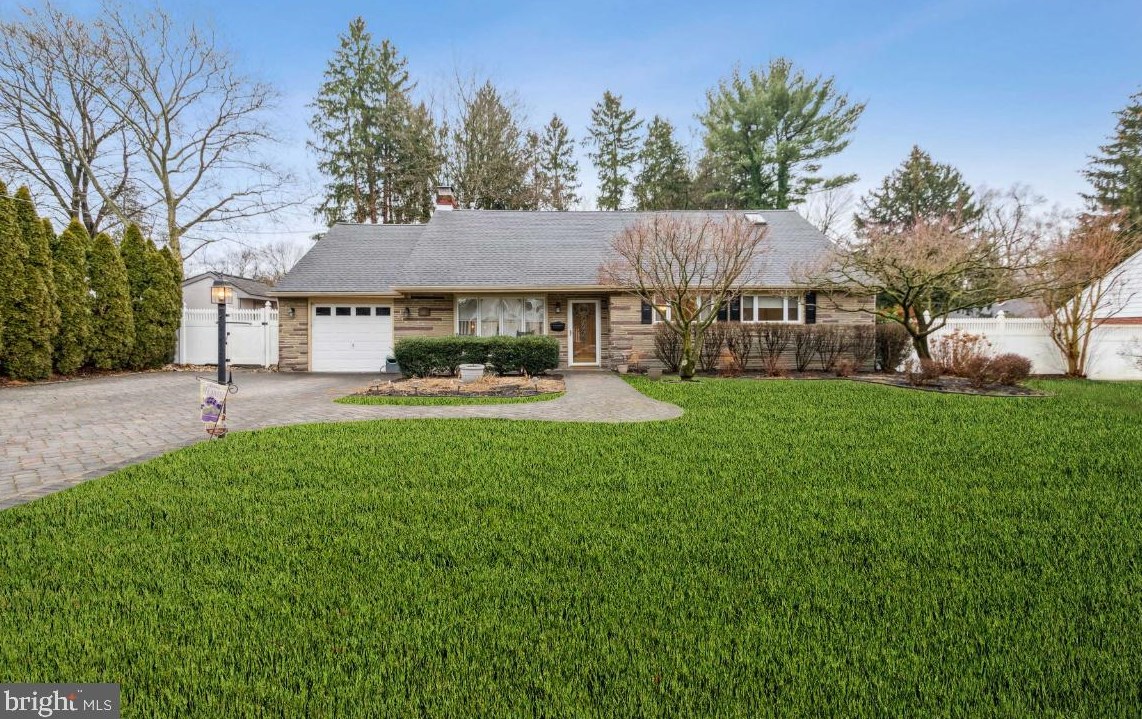 602 Camden Ave, Moorestown NJ  08057-2242 exterior