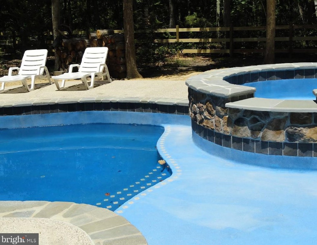 5 Pepperbush Ct, Medford NJ  08055-3818 exterior