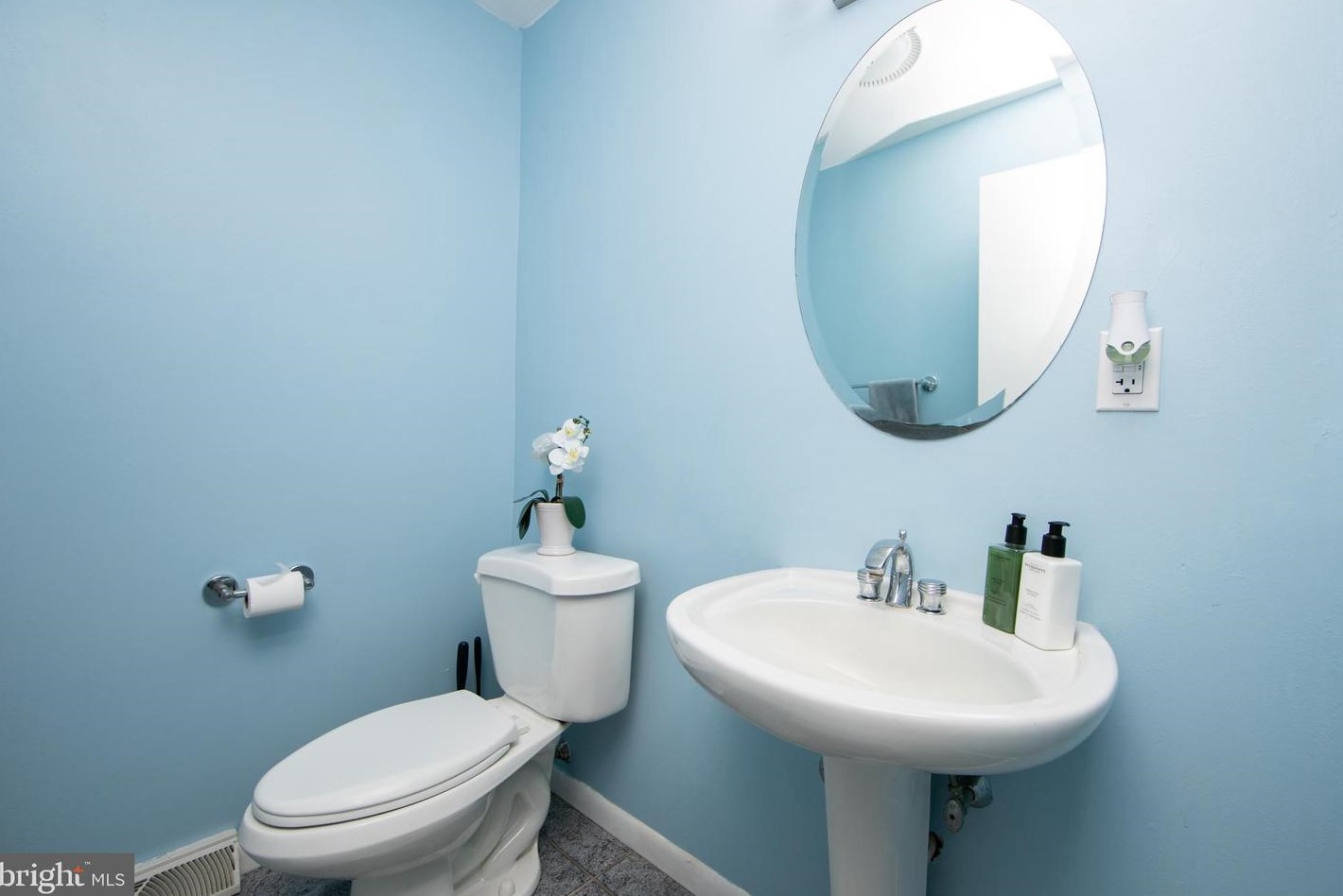 36 Hockey Dr, Columbus NJ  08022-9501 exterior