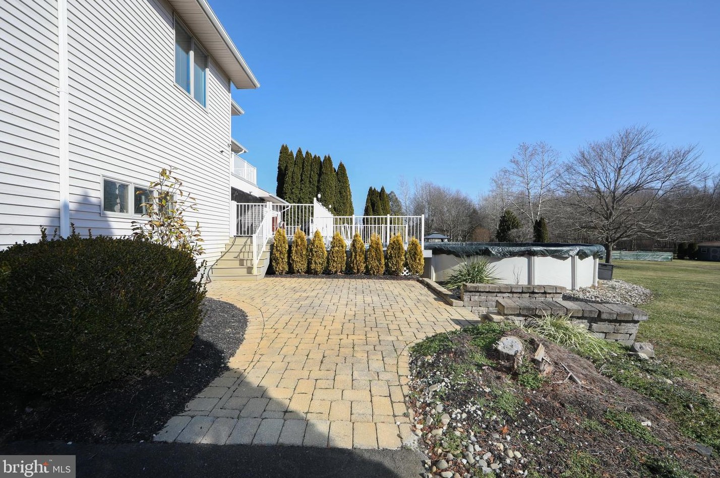 36 Hockey Dr, Columbus NJ  08022-9501 exterior