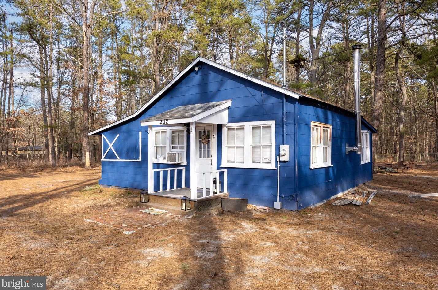 902 Lupin St, Browns Mills NJ  08015 exterior