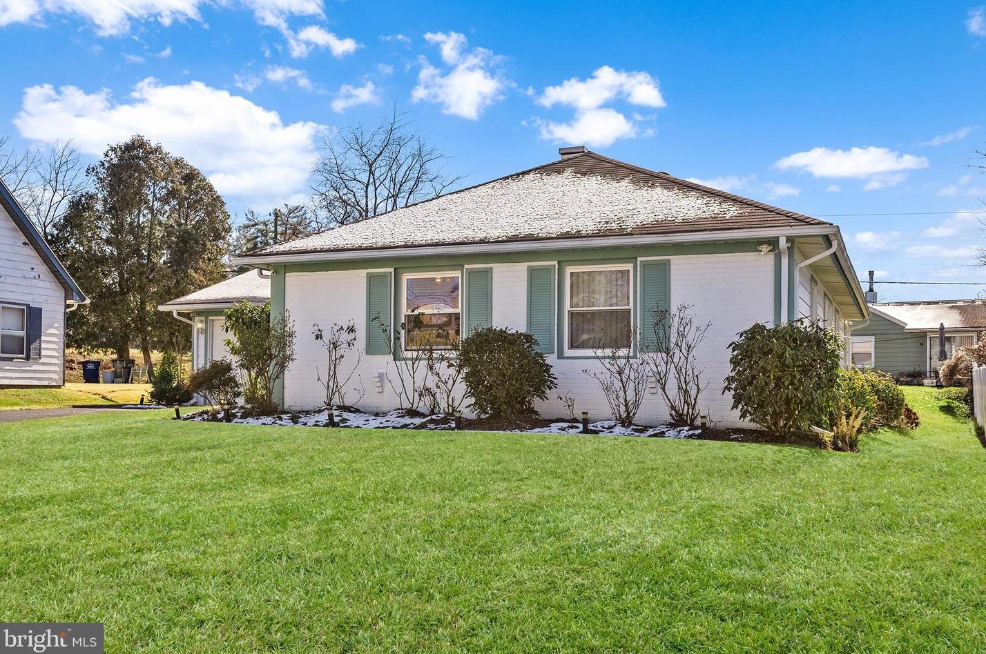 50 Pastoral Ln, Willingboro, NJ 08046-2634