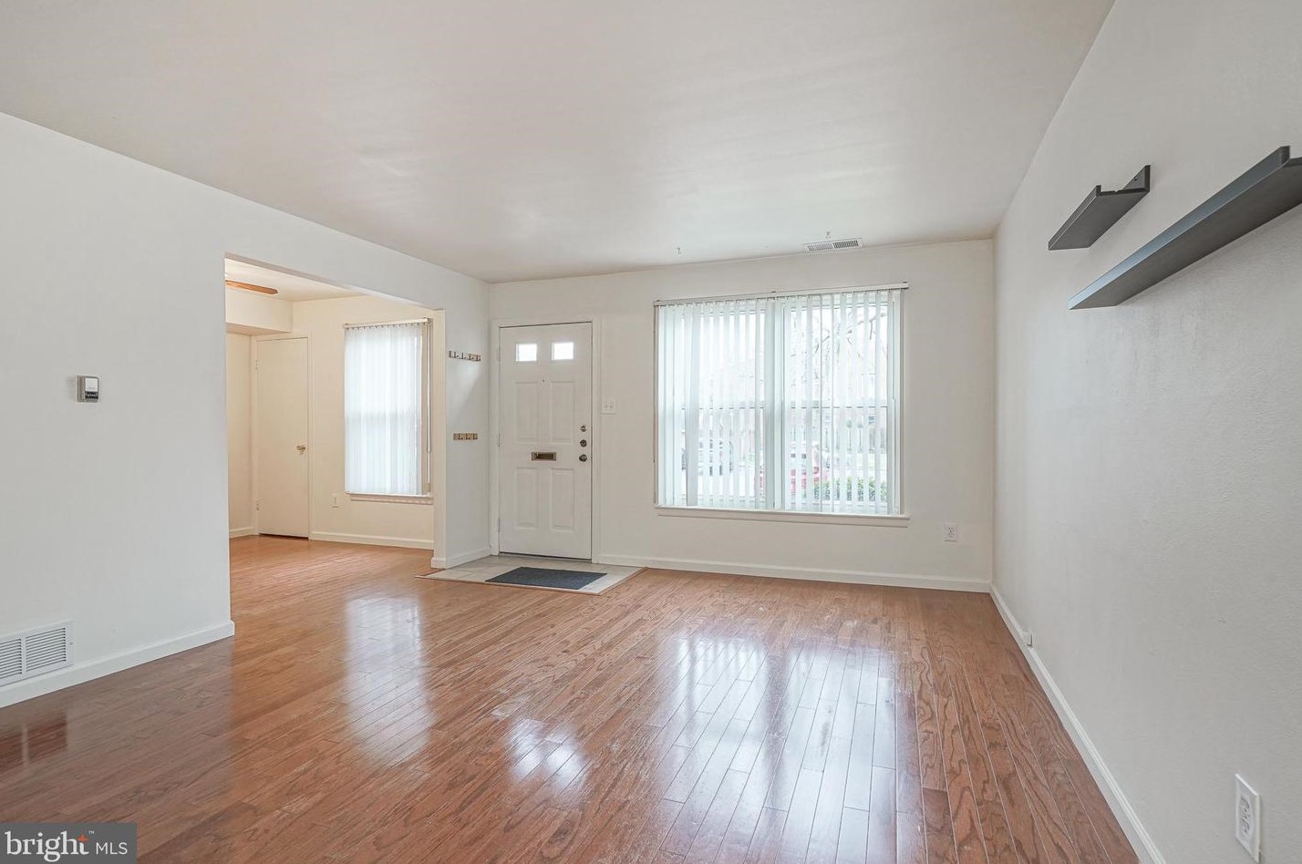 1014 Harbour Dr, Palmyra, NJ 08065