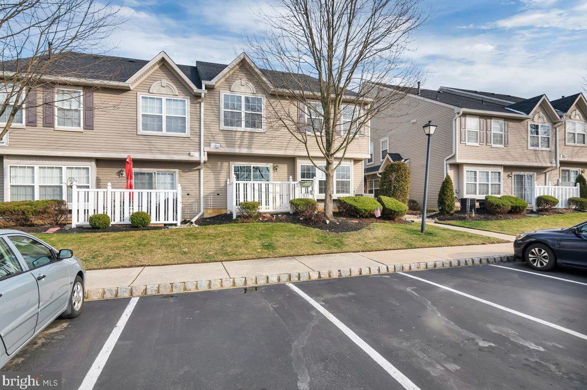 2002 Gramercy Way, Mount Laurel, NJ 08054