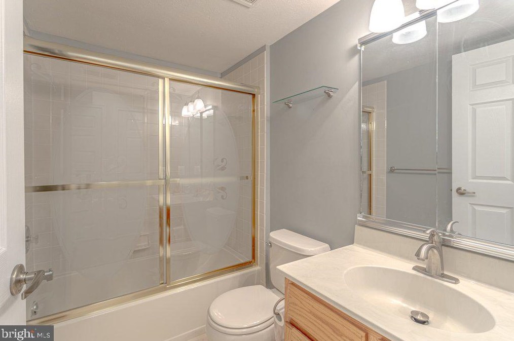 1608 Staghorn Dr, Mount Laurel NJ 08054-6953 exterior