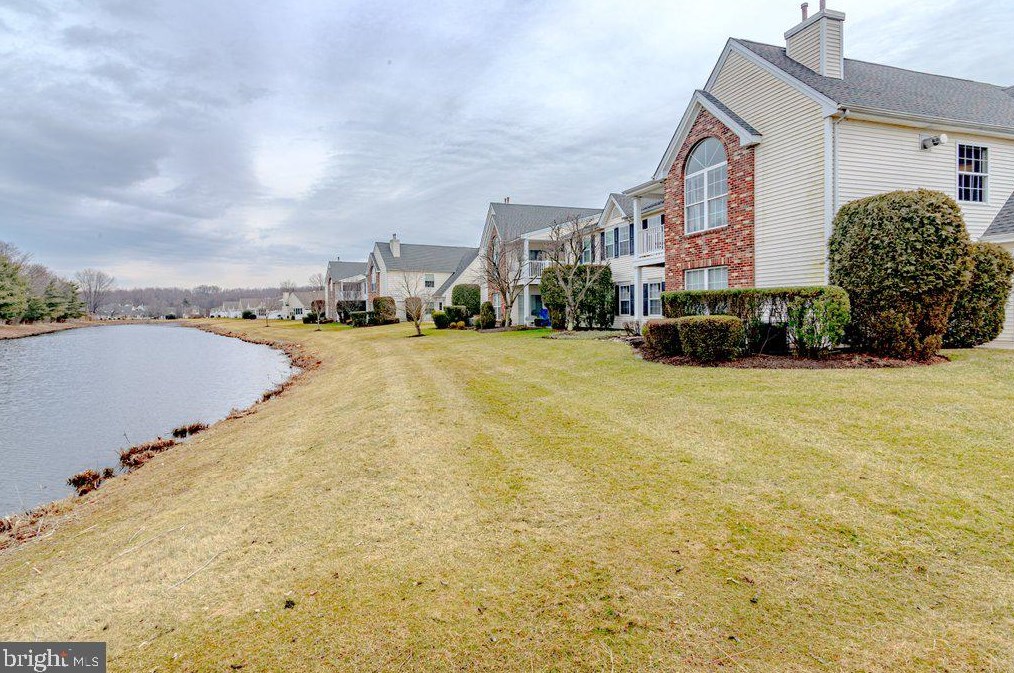 1608 Staghorn Dr, Mount Laurel, NJ 08054