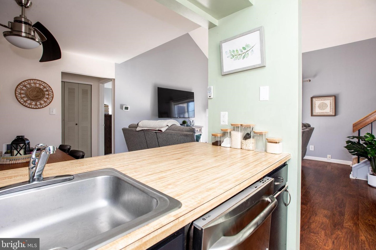 1714 Ralston Dr, Mount Laurel NJ  08054-3351 exterior