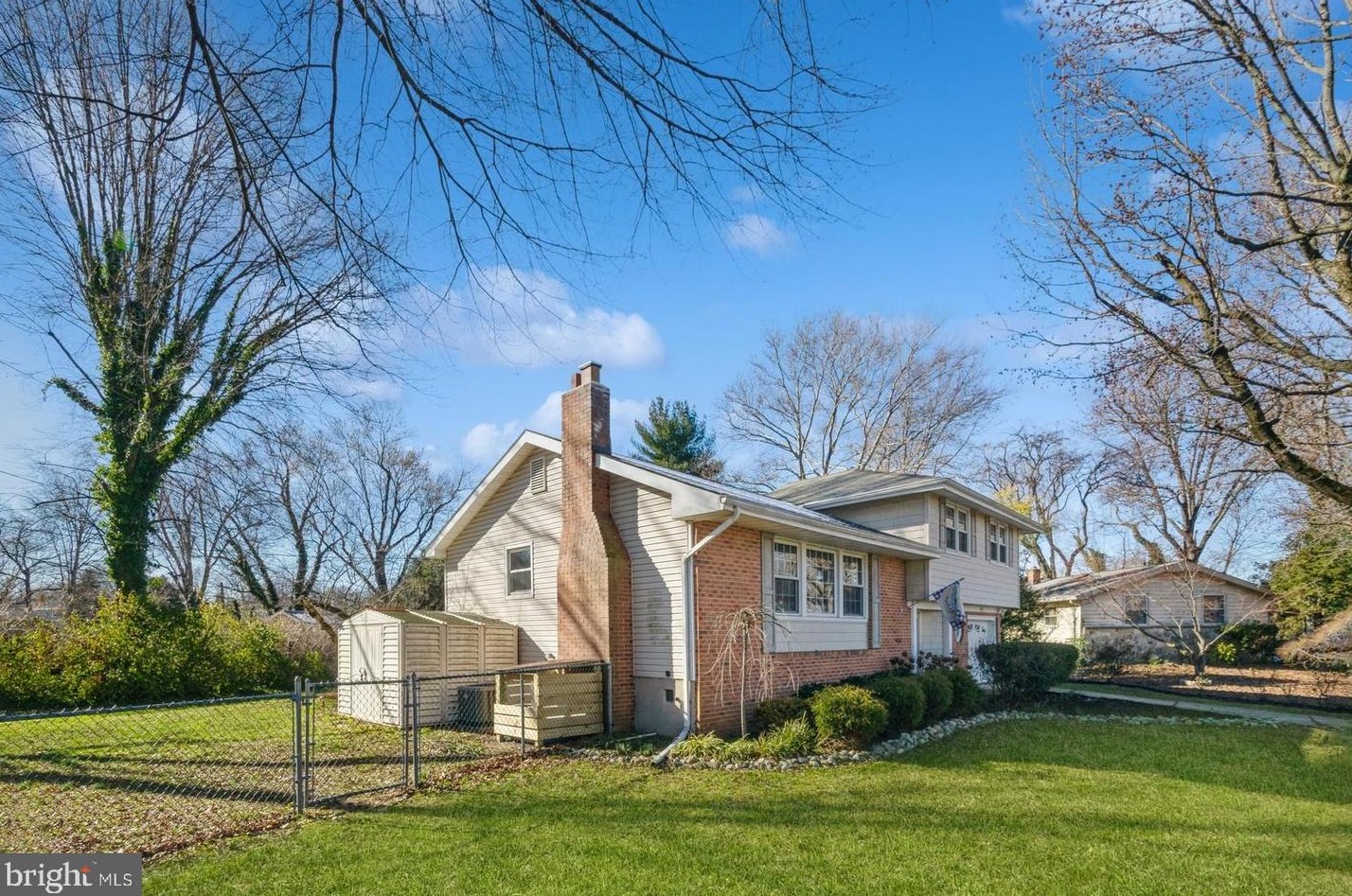 151 Pebblebrook Ln, Mount Laurel, NJ 08054