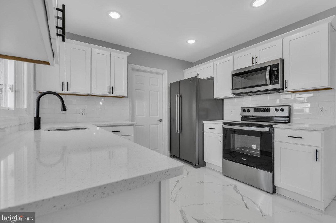 35 Pond Ln, Willingboro, NJ 08046