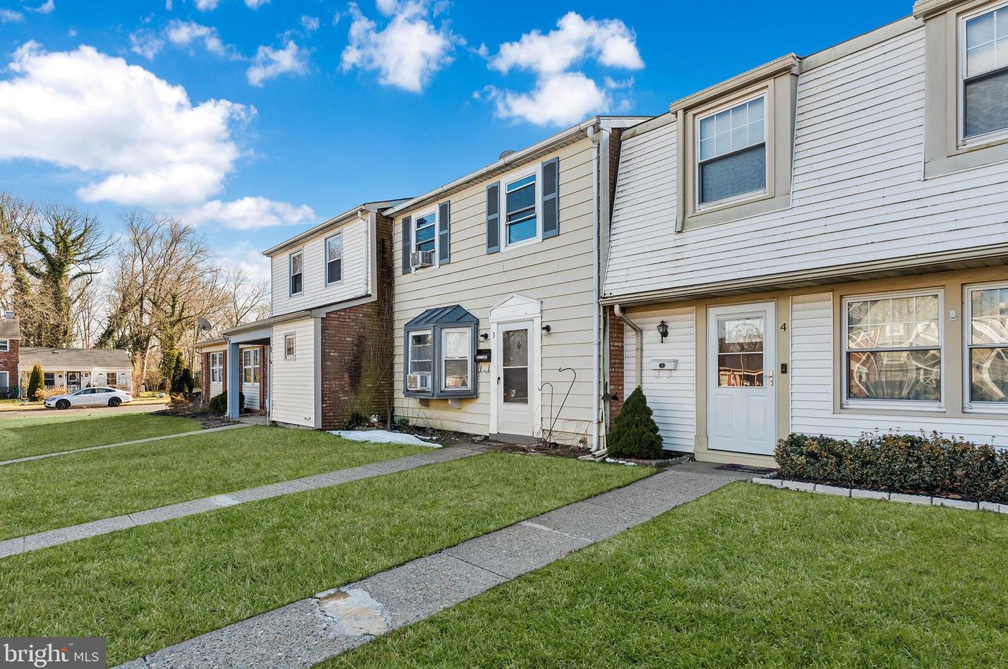 3 Rambler Ct, Willingboro, NJ 08046-2524