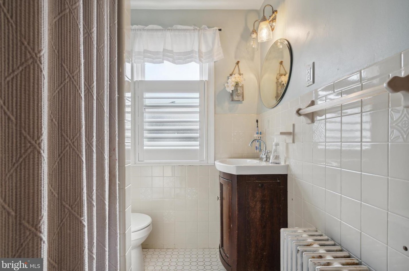 606 Linden Ave, Riverton NJ  08077-1451 exterior