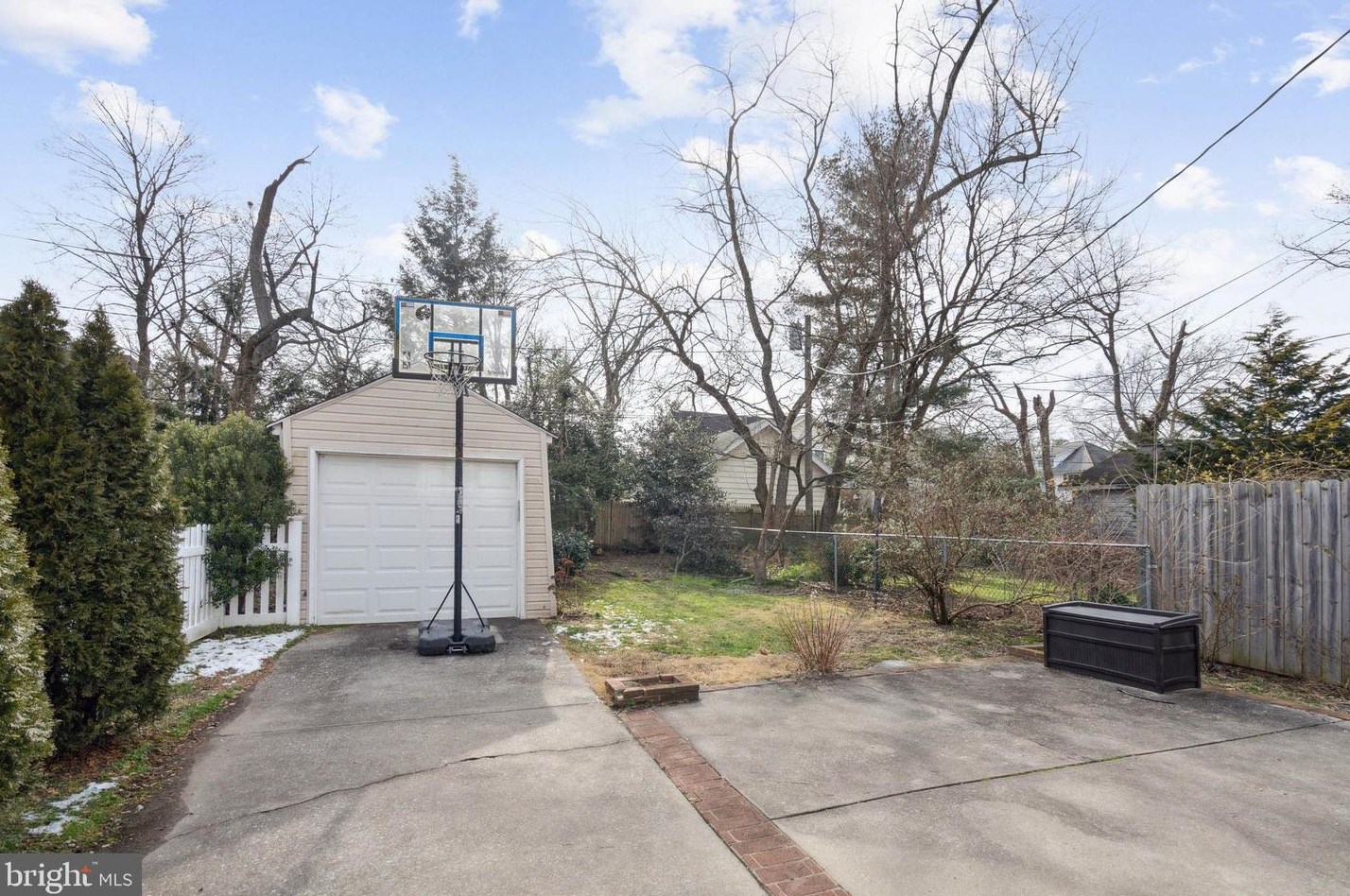 606 Linden Ave, Riverton NJ  08077-1451 exterior