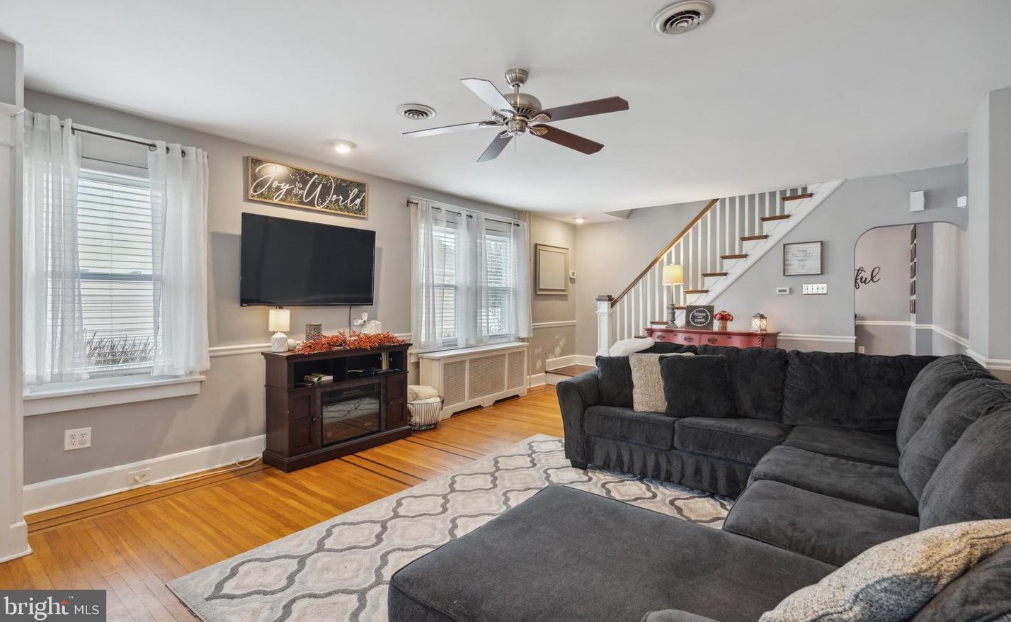 606 Linden Ave, Riverton NJ  08077-1451 exterior