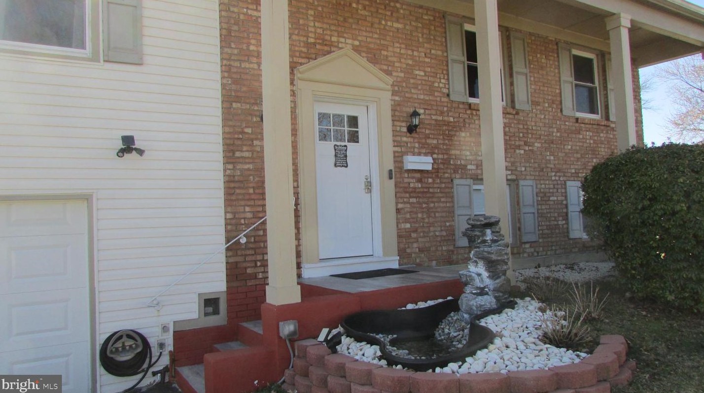 52 New Pond Ln, Willingboro, NJ 08046-1909