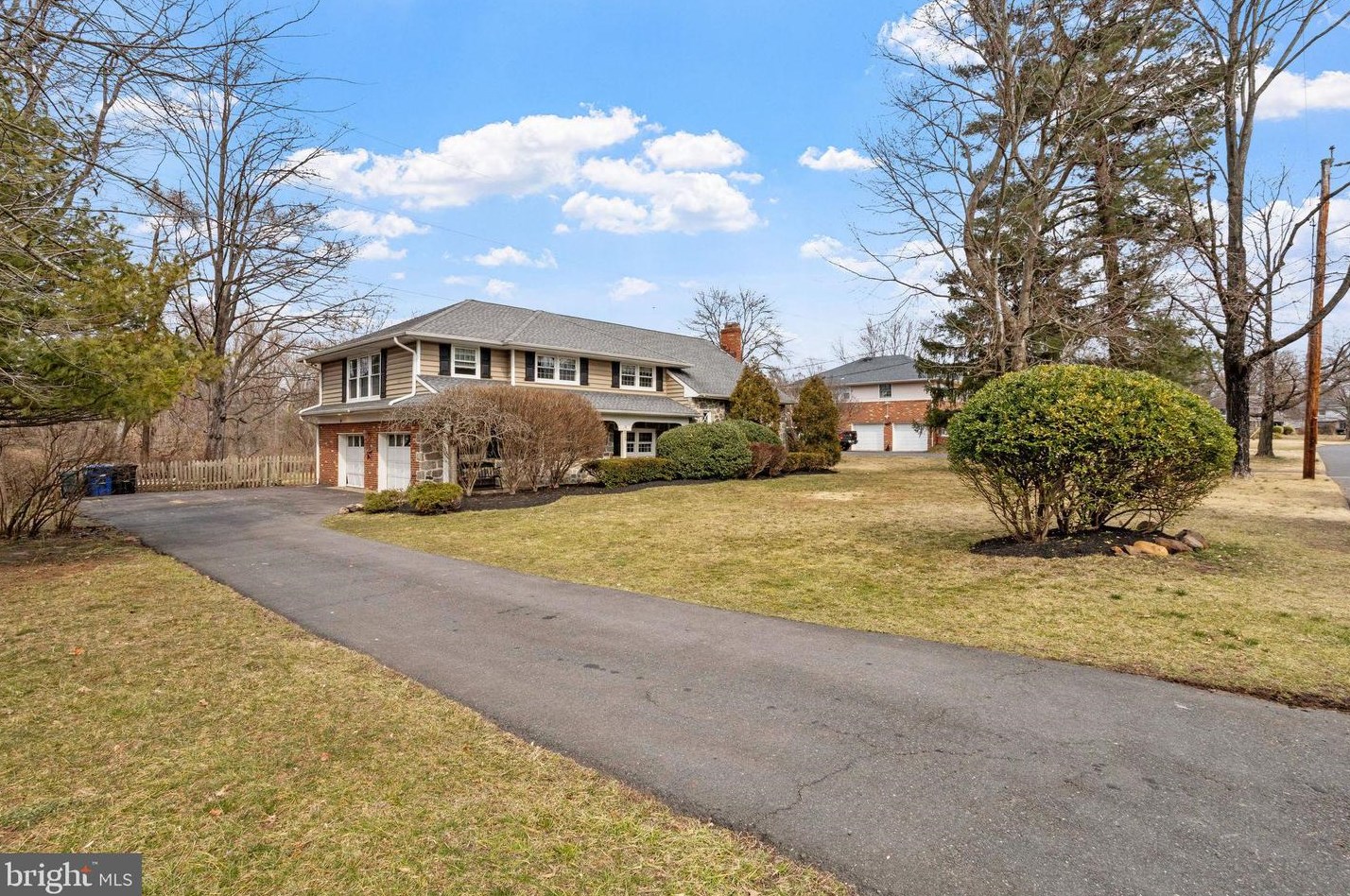 413 Wayne Dr, Riverton, NJ 08077