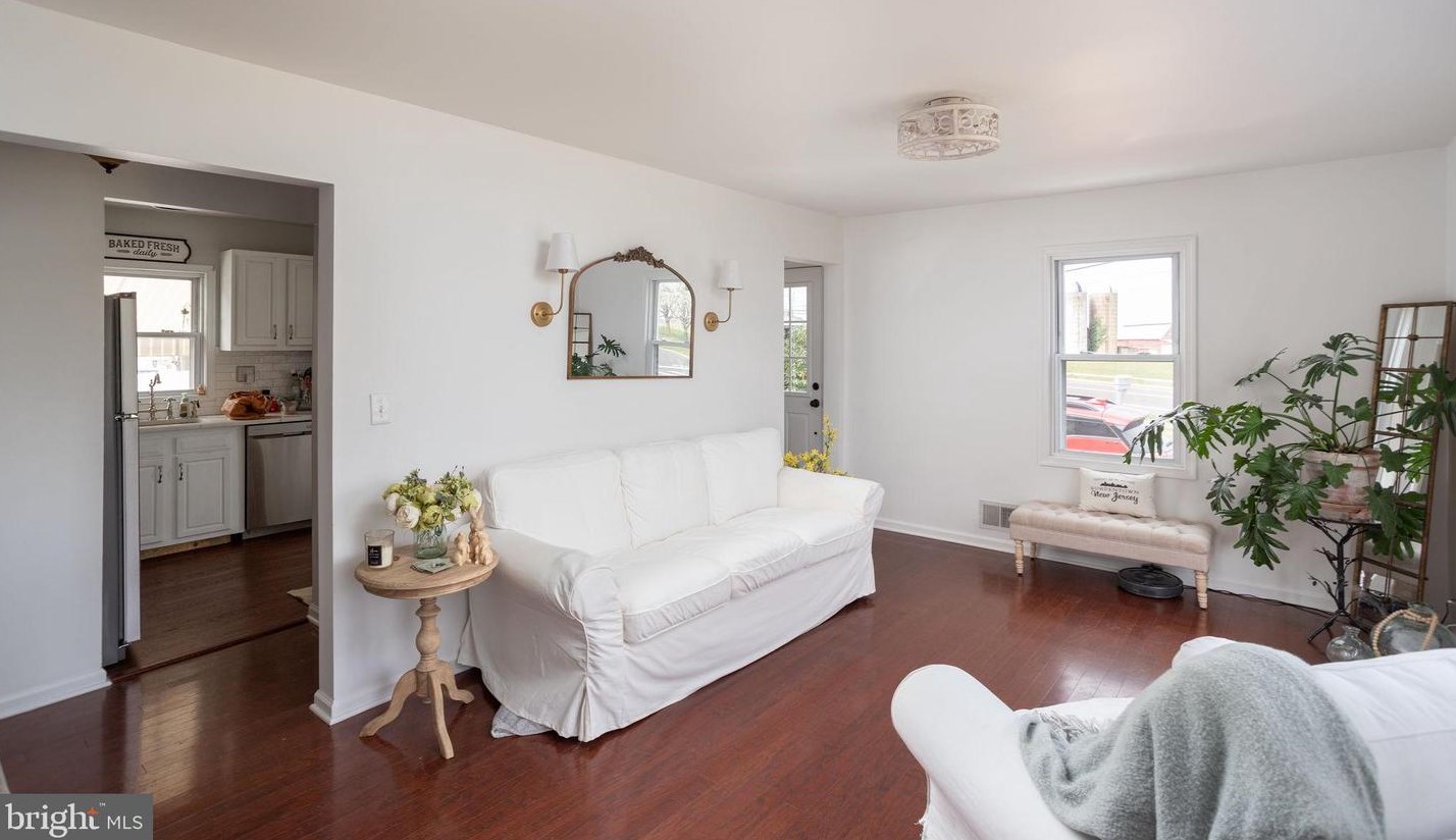 1 Willow Rd, Chesterfield NJ  08505-2714 exterior