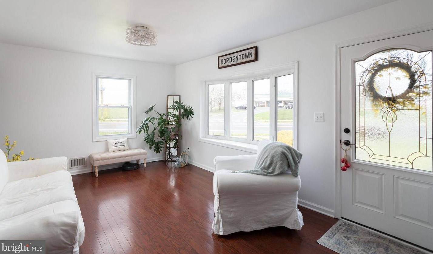 1 Willow Rd, Chesterfield NJ  08505-2714 exterior