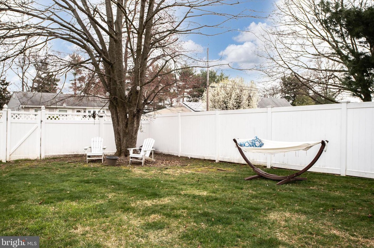 1 Willow Rd, Chesterfield NJ  08505-2714 exterior