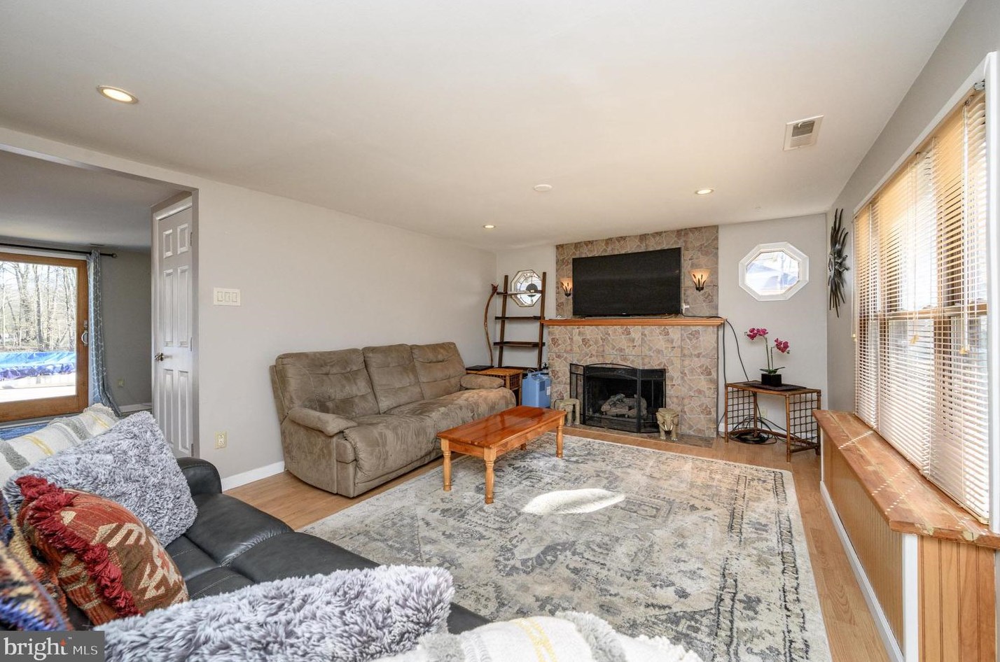 820 Crystal Ave, Southampton, NJ 08088-1727