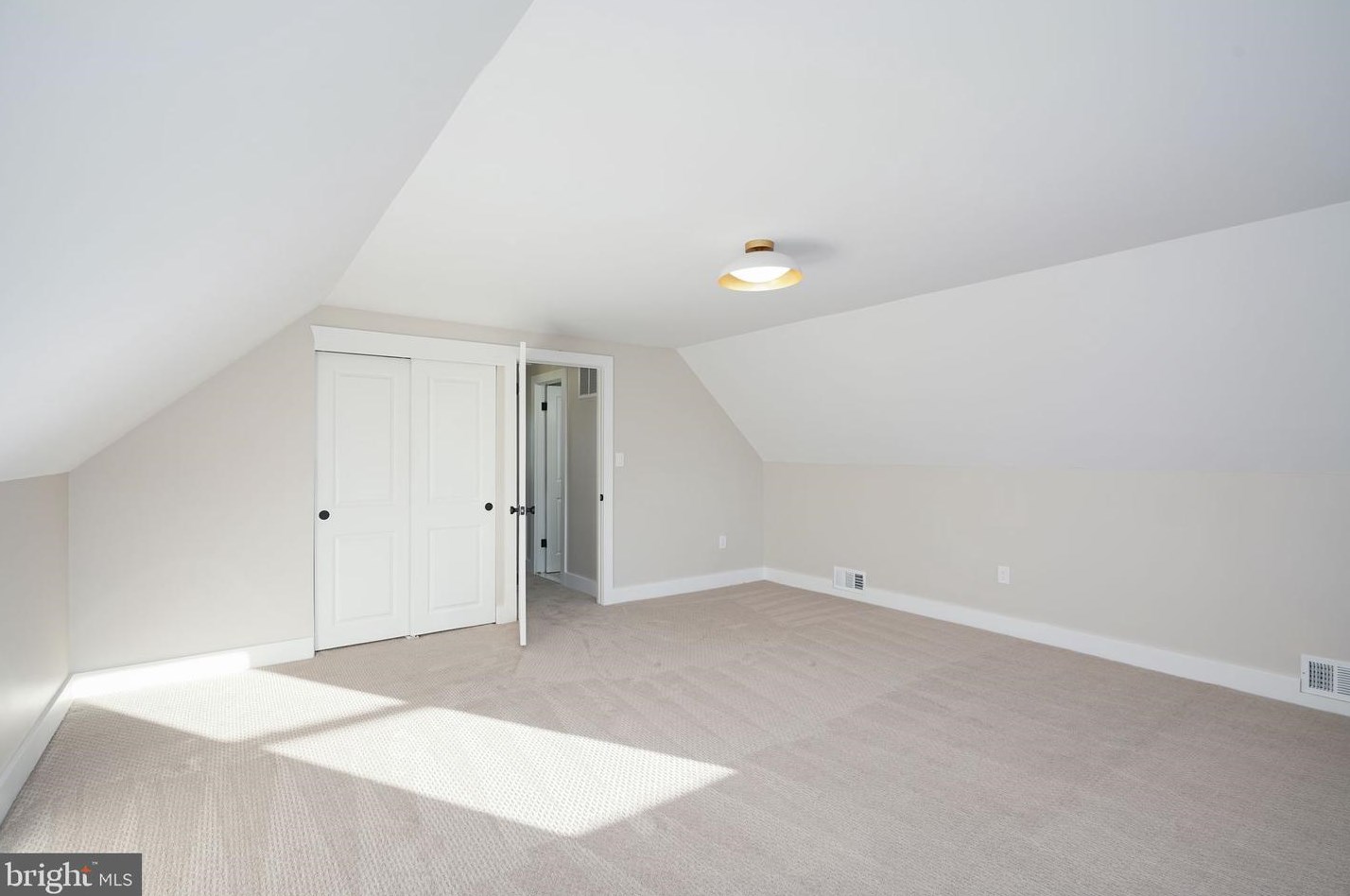 6 Hornblende Ln, Willingboro NJ  08046-1730 exterior