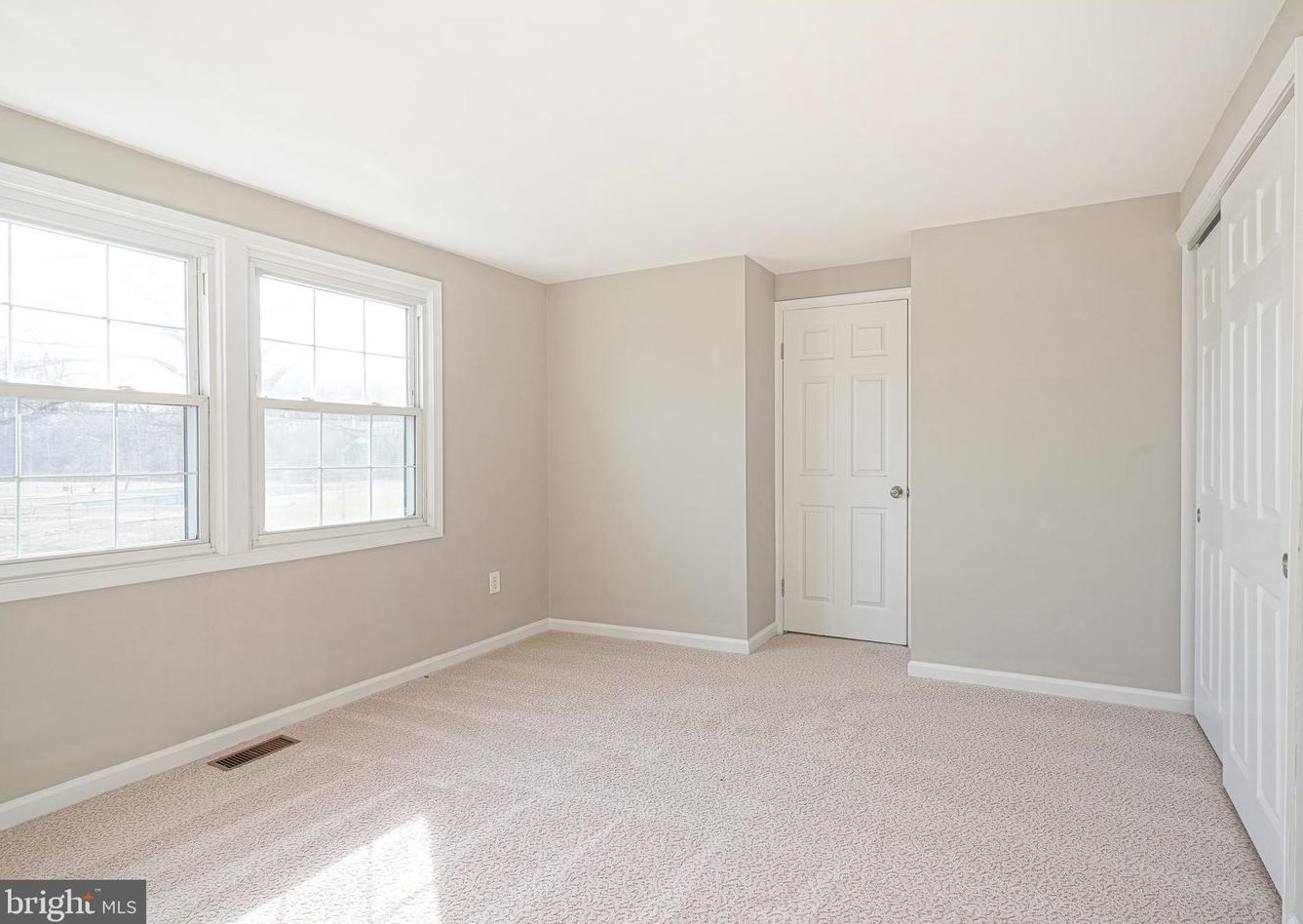 130 Northampton Dr, Willingboro NJ  08046-1326 exterior