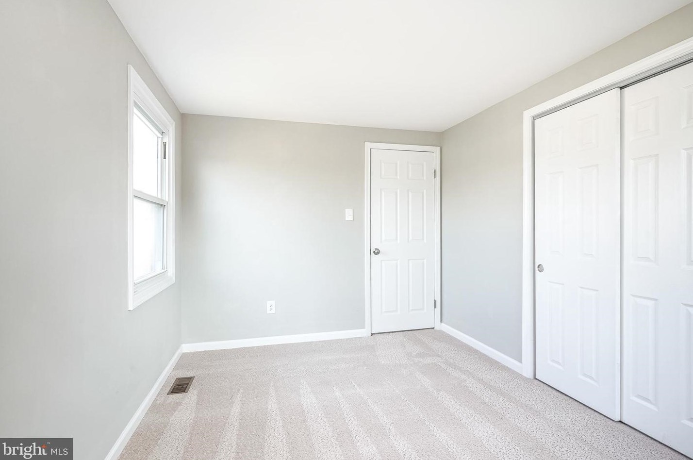 130 Northampton Dr, Willingboro NJ  08046-1326 exterior