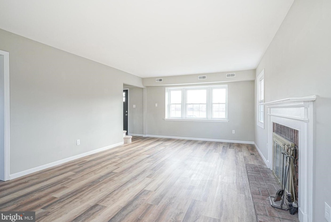 130 Northampton Dr, Willingboro NJ  08046-1326 exterior