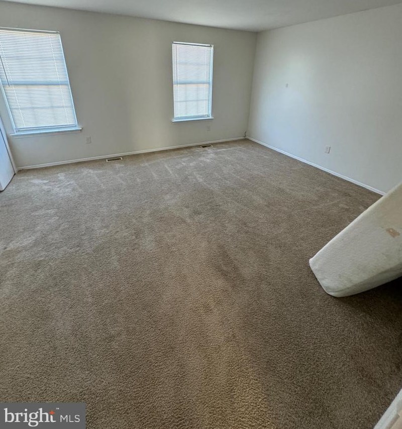 18 E 4th St, Burlington, NJ 08016