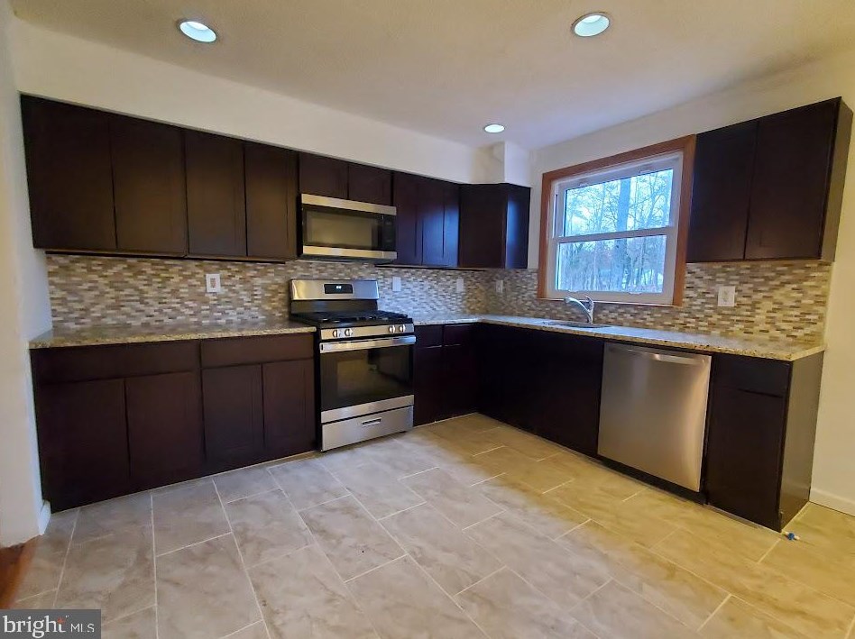 417 Carolina Trl, Browns Mills, NJ 08015-5405