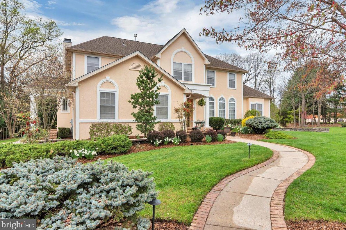 10 Reserve Ct, Mount Laurel, NJ 08054