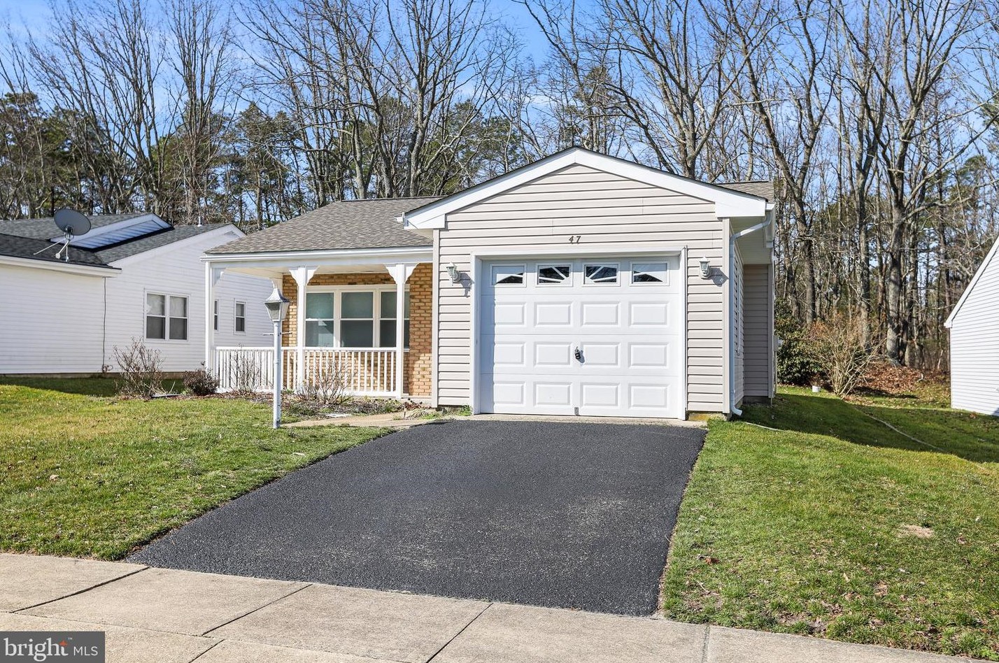 47 Huntington Dr, Southampton, NJ 08088-1207