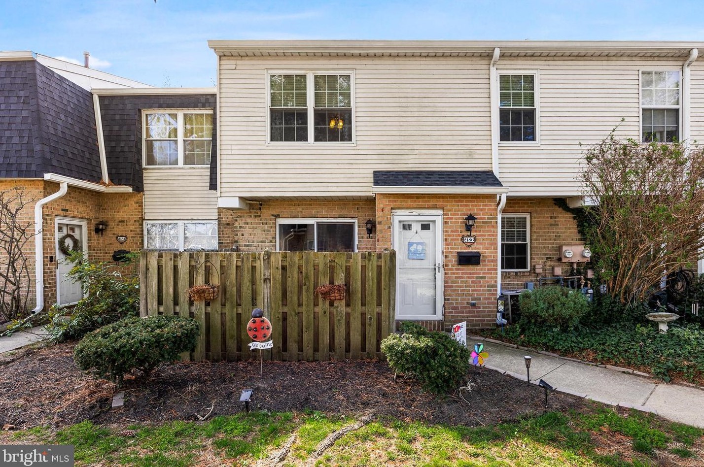 2186 Harbour Dr, Palmyra NJ  08065-1124 exterior