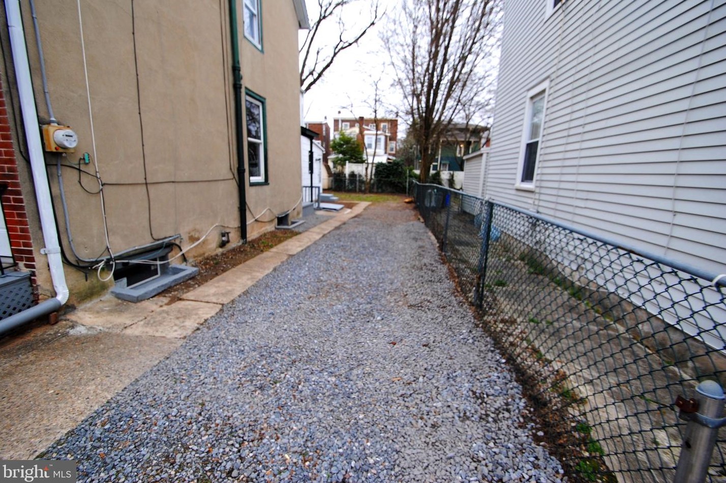 312 Penn St, Burlington, NJ 08016