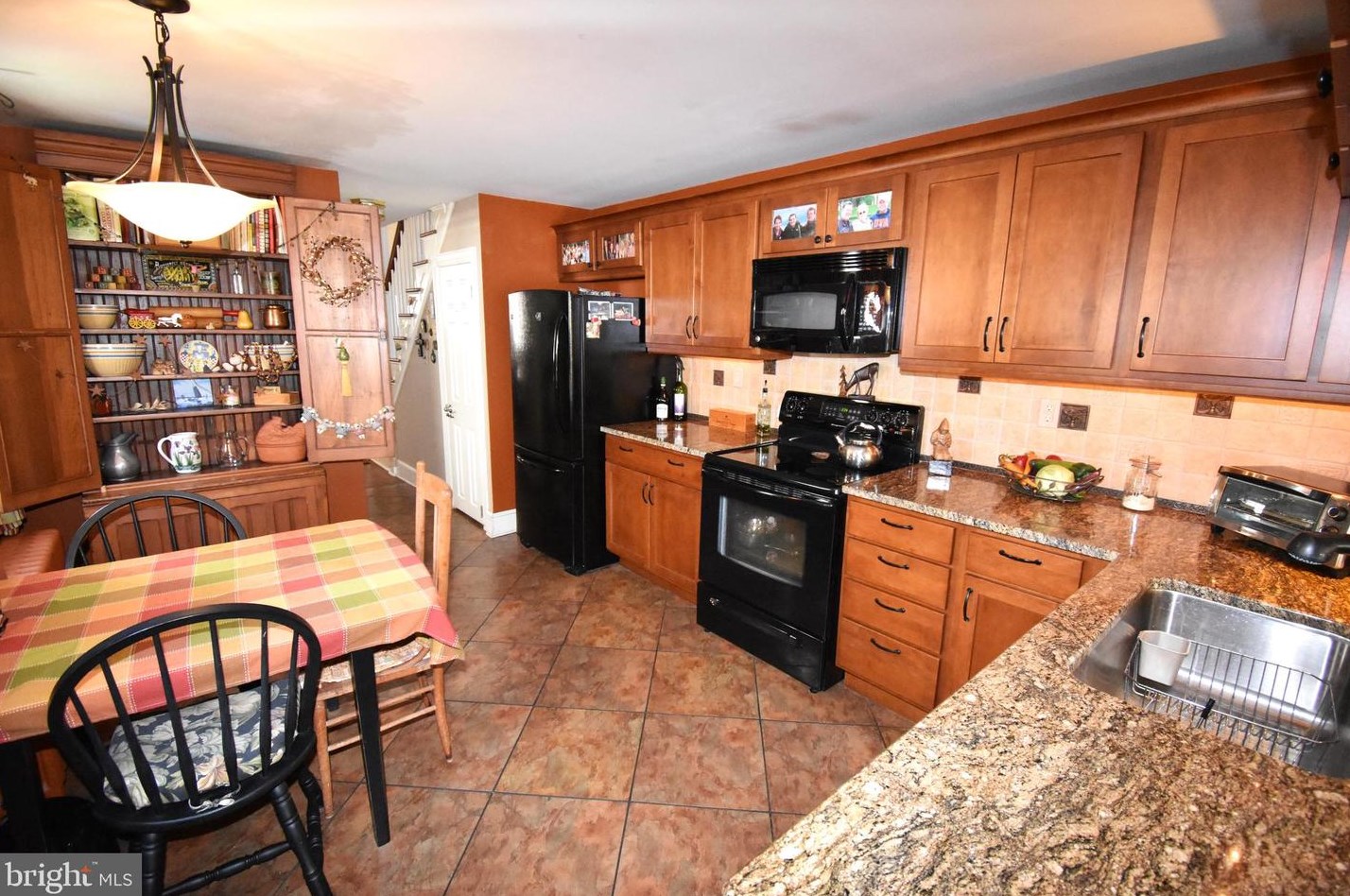 122 Un St, Burlington NJ 08016-1511 exterior