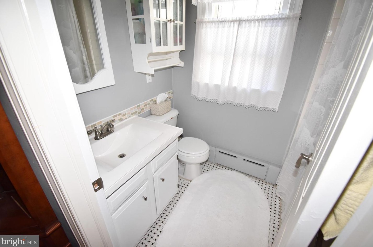 122 Un St, Burlington NJ 08016-1511 exterior