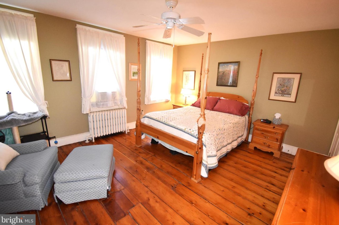 122 Un St, Burlington NJ 08016-1511 exterior