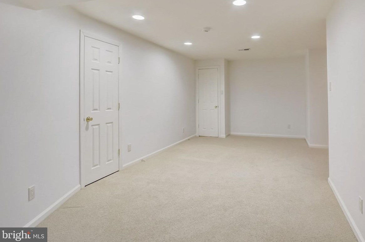 154 Memorial Ln, Mount Laurel NJ  08054-2032 exterior