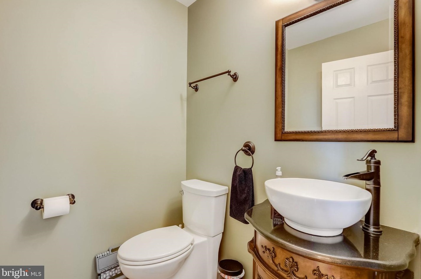154 Memorial Ln, Mount Laurel NJ  08054-2032 exterior