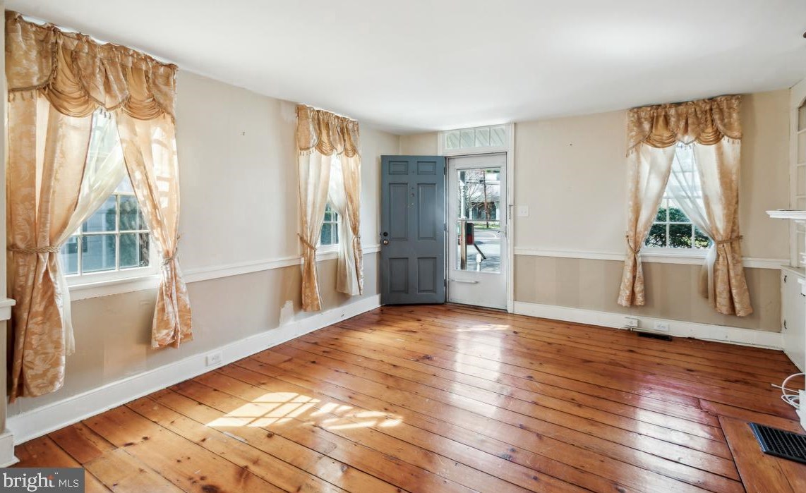 322 W Main St, Moorestown, NJ 08057