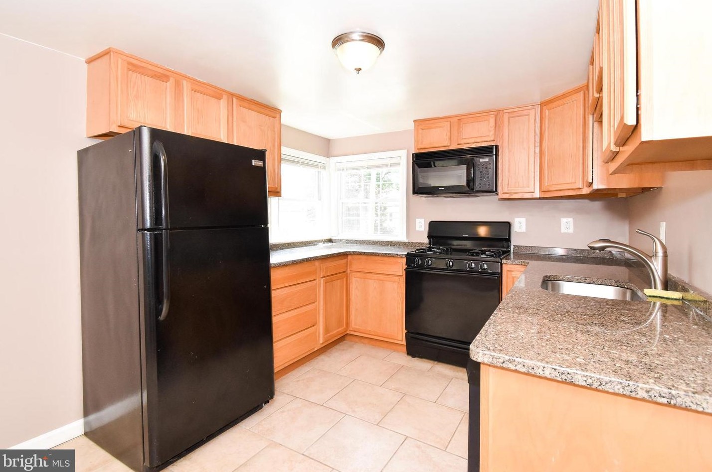 44 E Park St #4, Chesterfield, NJ 08505