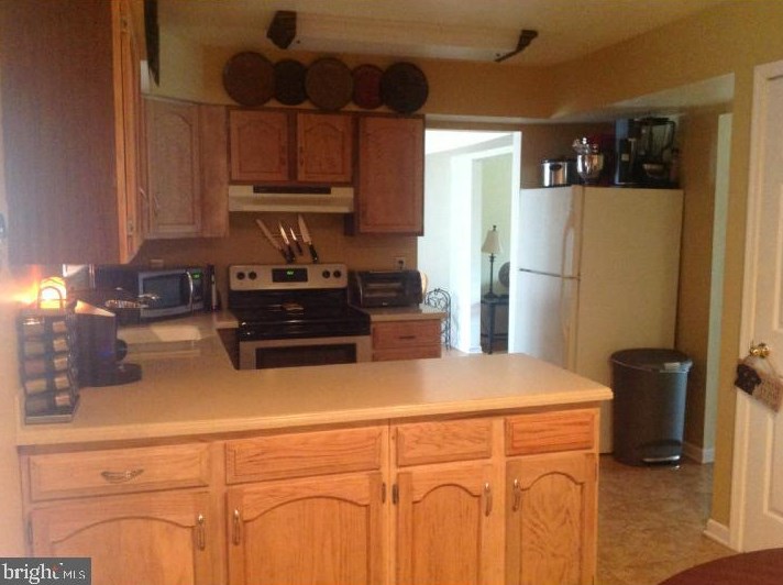 105 Sharrow Ln, Mount Laurel, NJ 08054