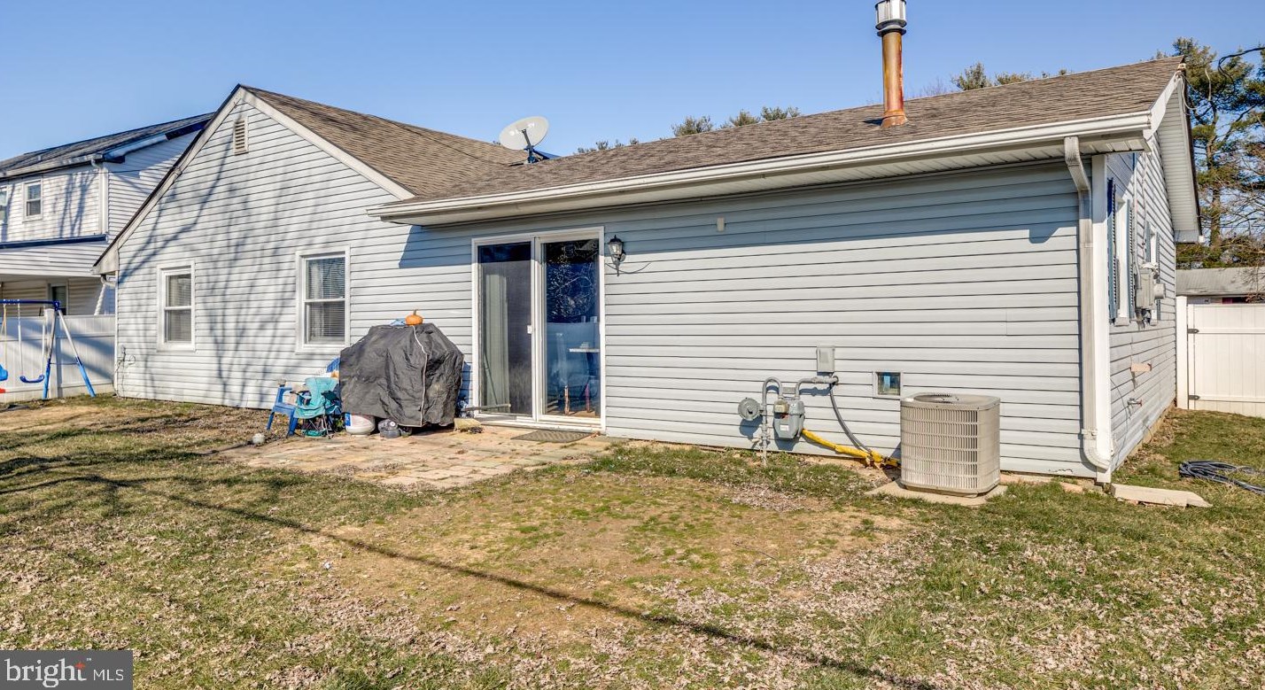 45 Henderson Ln, Willingboro NJ  08046-1757 exterior