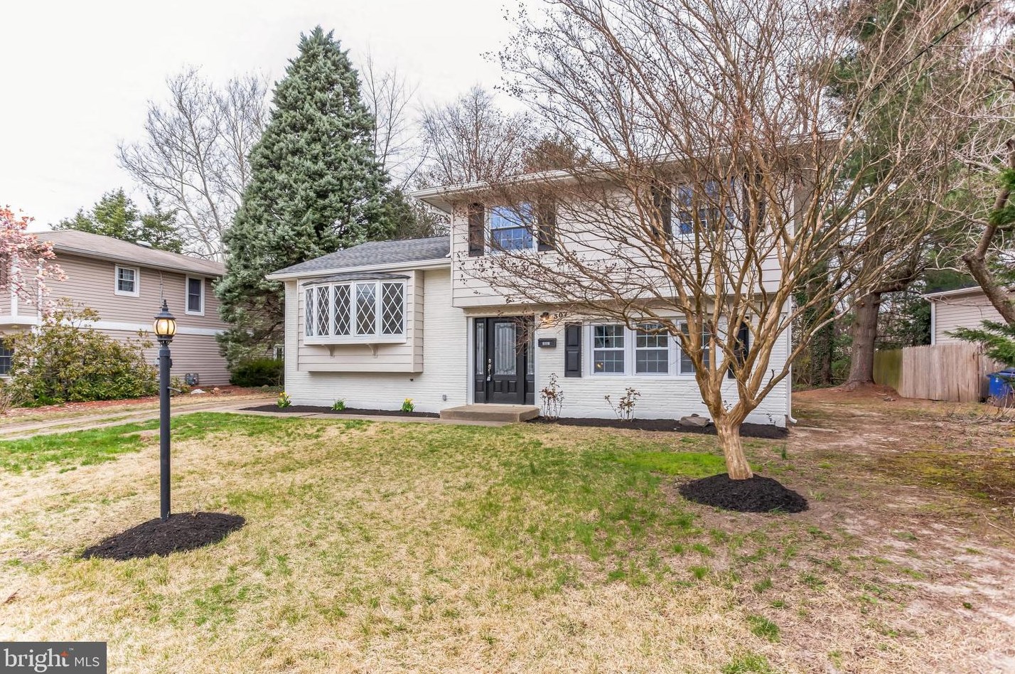 307 Manor Ct, Riverton, NJ 08077-1155