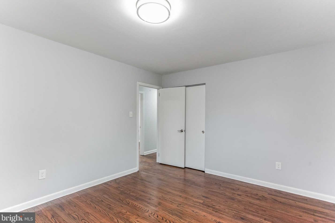 307 Manor Ct, Riverton NJ  08077-1155 exterior