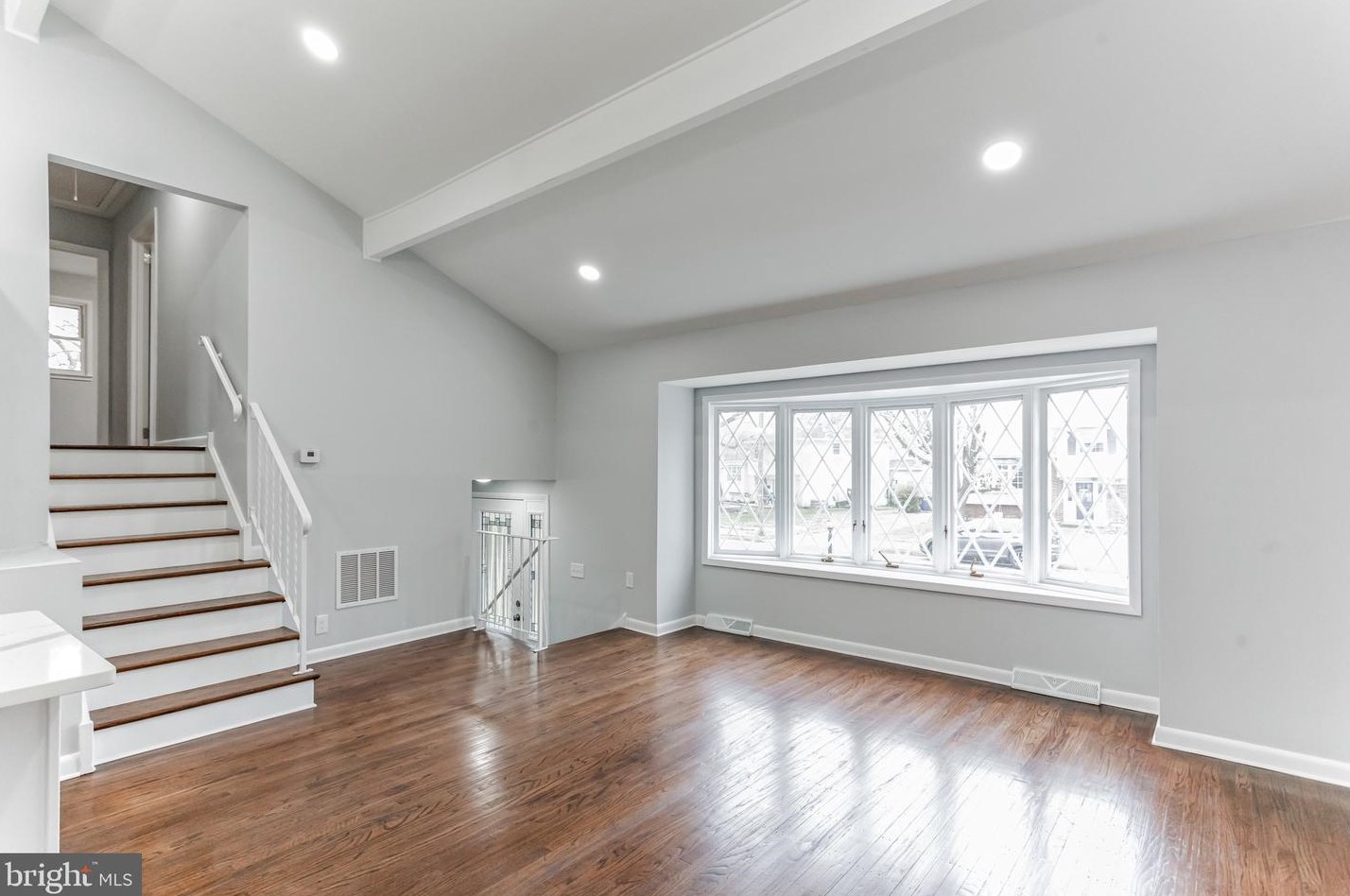 307 Manor Ct, Riverton NJ  08077-1155 exterior